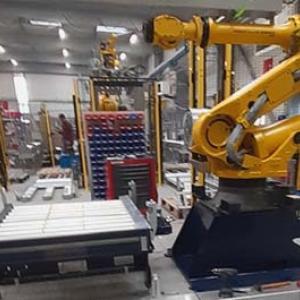 La manutention des produits dangereux est assurée par des robots